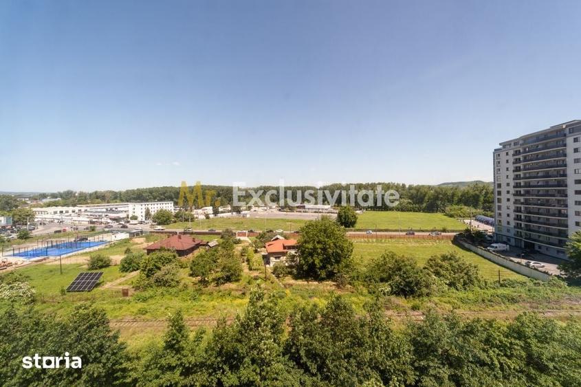 Apartament cu 3 camere semidecomandat în Calea București