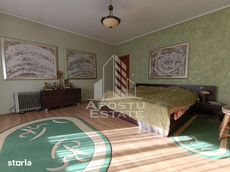 Casă cu 9 camere cu Teren 709 Mp în Blașcovici