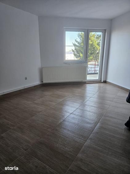 Spațiu comercial, de 20 mp, în Dârste