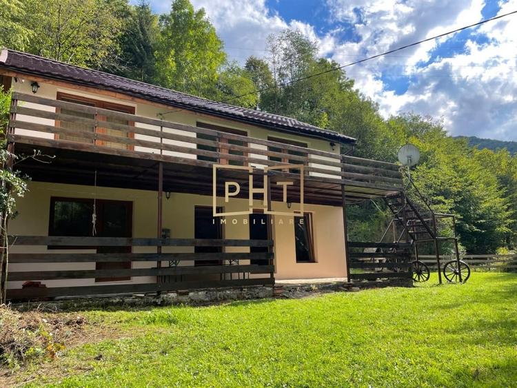 Casă individuală cu 5 camere cu Teren 800 Mp în Tarnița