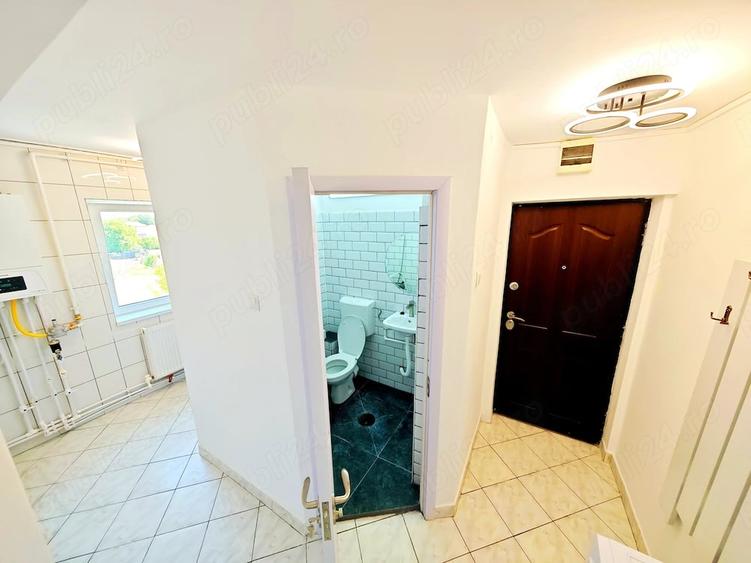 Apartament cu 2 camere semidecomandat în Piața