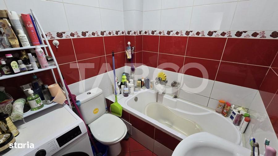 Apartament cu 3 camere semidecomandat, mobilat în Lazaret