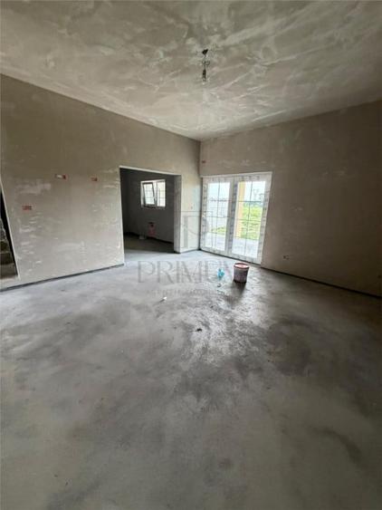 DUPLEX 1/2 DE V#194;NZARE - MOSNI#538;A NOU#258; - FINIZ#258 - 6