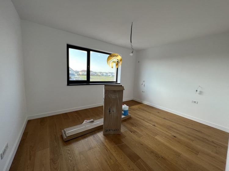 Casă individuală cu 5 camere cu Teren 530 Mp în Otopeni