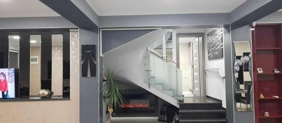 Casă cu 6 camere cu Canalizare în Coiciu