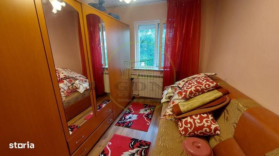 Apartament cu 3 camere semidecomandat în Cornitoiu