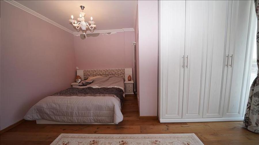 Apartament cu 3 camere decomandat în Iosia
