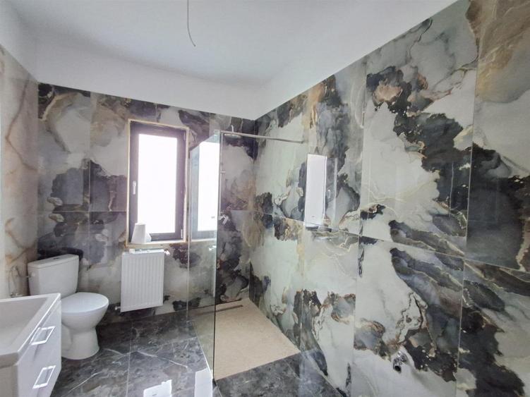 Casă cu 4 camere cu Teren 500 Mp în Valea Lupului