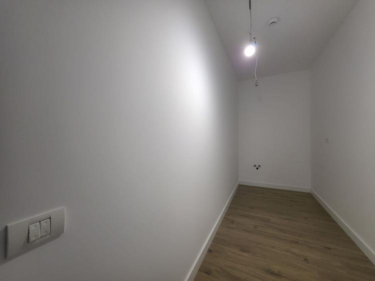 Apartament cu 3 camere decomandat, mobilat în P-ța Universității