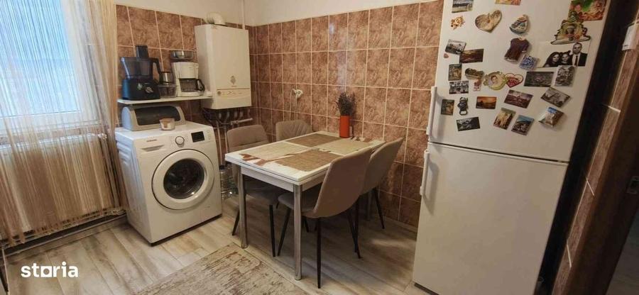 Apartament cu 2 camere semidecomandat în Cornișa