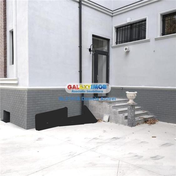 Casă individuală cu 40 camere cu Teren 885 Mp în Calea Victoriei