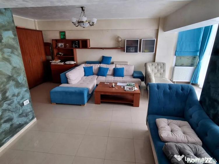 Apartament cu 3 camere decomandat în Peninsula