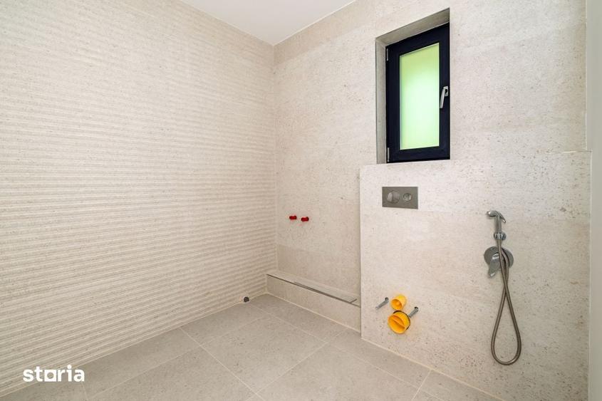 Casă cu 5 camere cu Teren 663 Mp în Mărăcineni