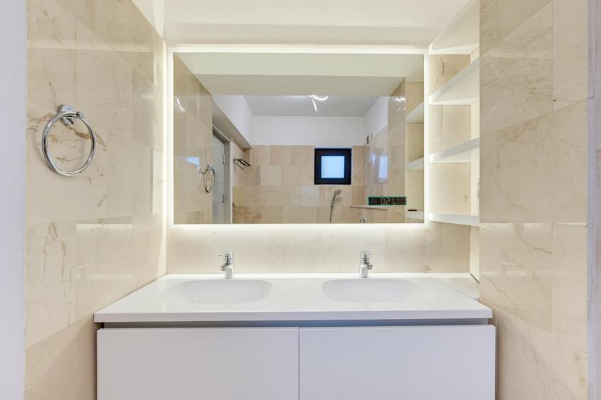 Apartament cu 3 camere decomandat, mobilat în Tătărași