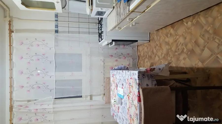 Apartament cu 3 camere decomandat în Rahova