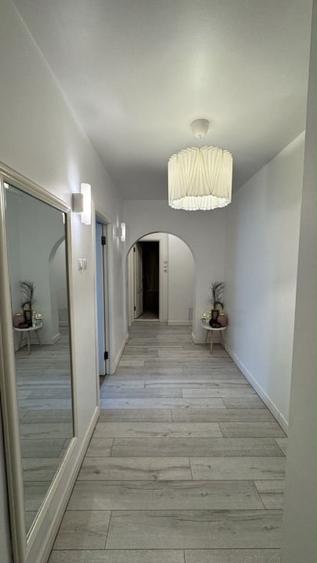 Apartament cu 3 camere decomandat, mobilat în Calea Călărașilor