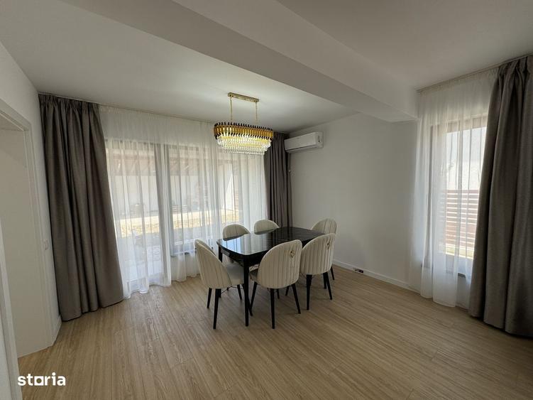 Casă cu 4 camere decomandat cu Canalizare în Central