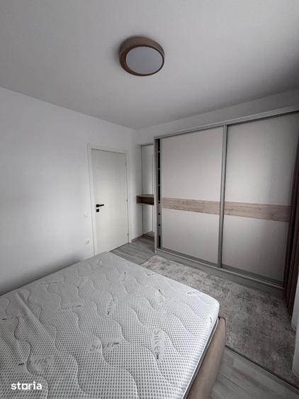 Apartament cu 2 camere decomandat în Tractorul