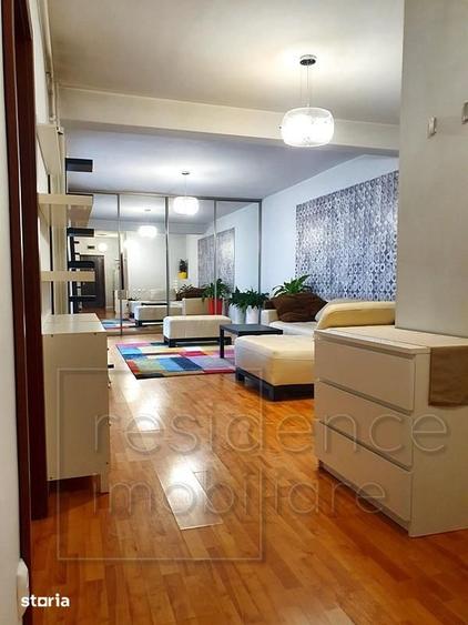 Apartament cu 2 camere semidecomandat, mobilat în Central
