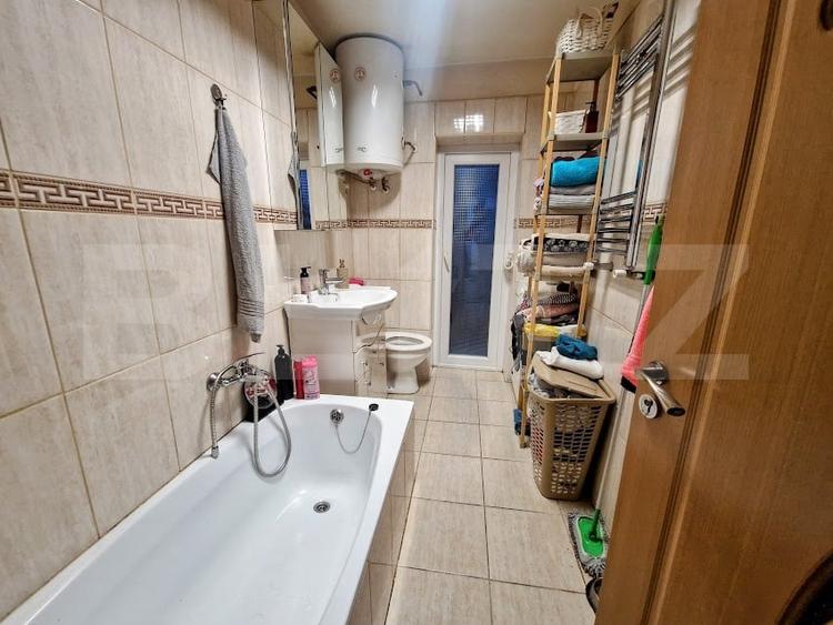 Apartament cu 3 camere decomandat, mobilat în Valenta