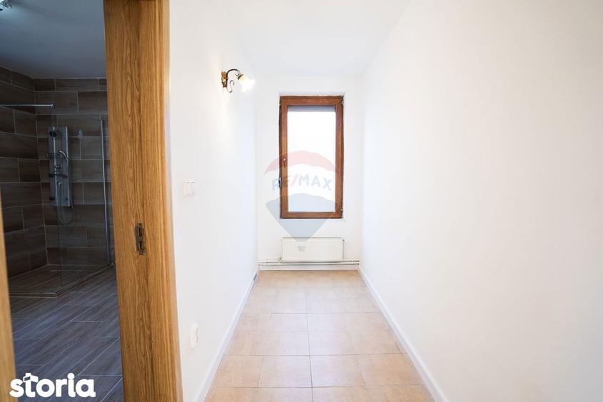 Casă cu 6 camere cu Teren 380 Mp în Găvana
