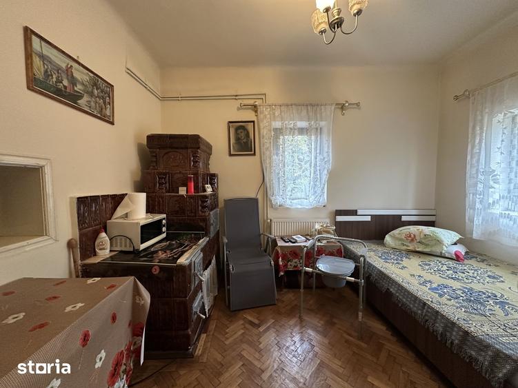 Casă cu 4 camere cu Teren 1266 Mp în Târgșoru Vechi