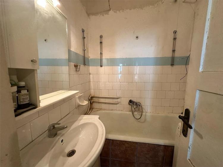 Apartament cu 3 camere decomandat în Luncă