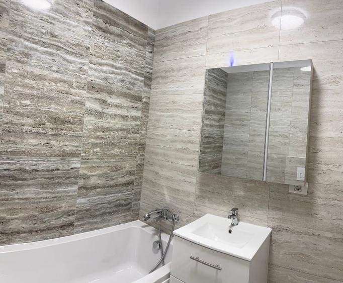 Apartament cu 2 camere decomandat, mobilat în Central