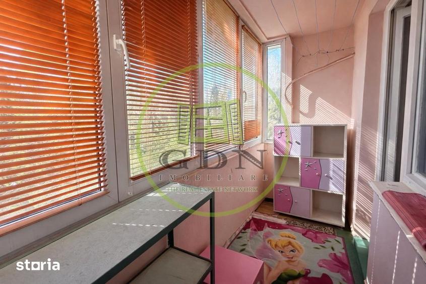 Apartament cu 3 camere decomandat, mobilat în Pajura