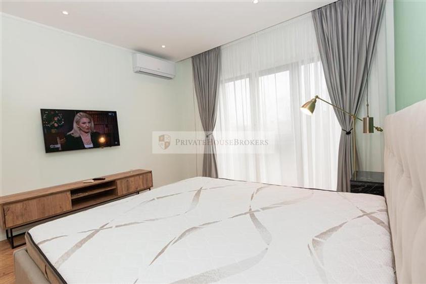 Apartament cu 3 camere semidecomandat, mobilat în Pipera