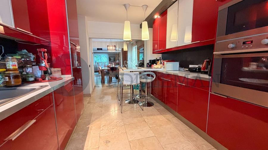 Apartament cu 5 camere decomandat, mobilat în Băneasa