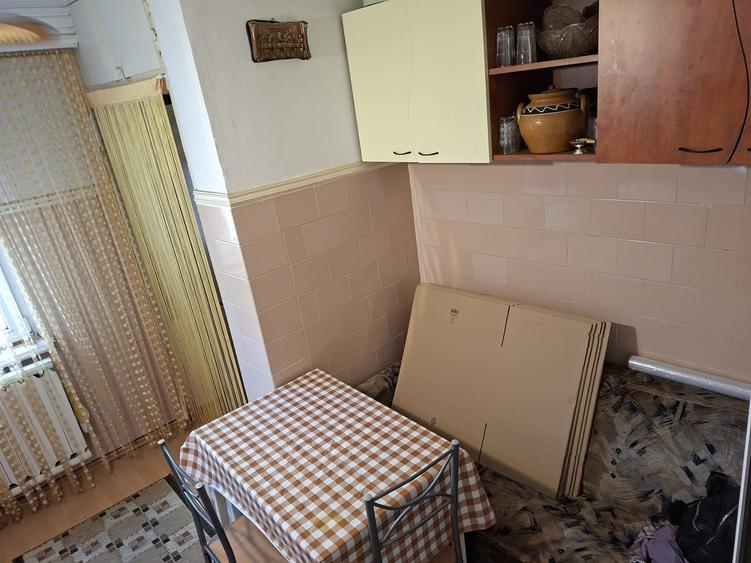 Apartament cu 2 camere semidecomandat în Prundu