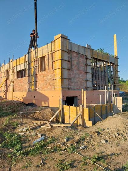 Casă cu 4 camere cu Teren 500 Mp în Dumești