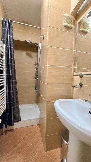 Apartament cu 3 camere semidecomandat în P-ța Unirii