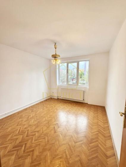 Apartament cu 2 camere semidecomandat, mobilat în Central