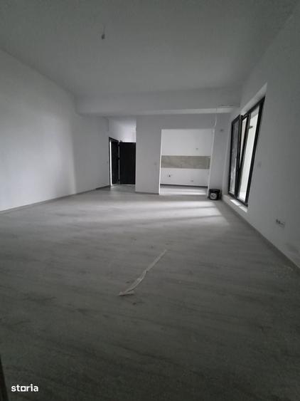 Apartament cu 3 camere în Est