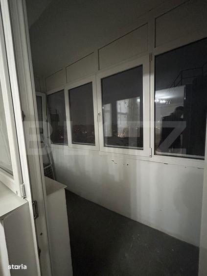 Apartament cu 3 camere semidecomandat în 1 Mai