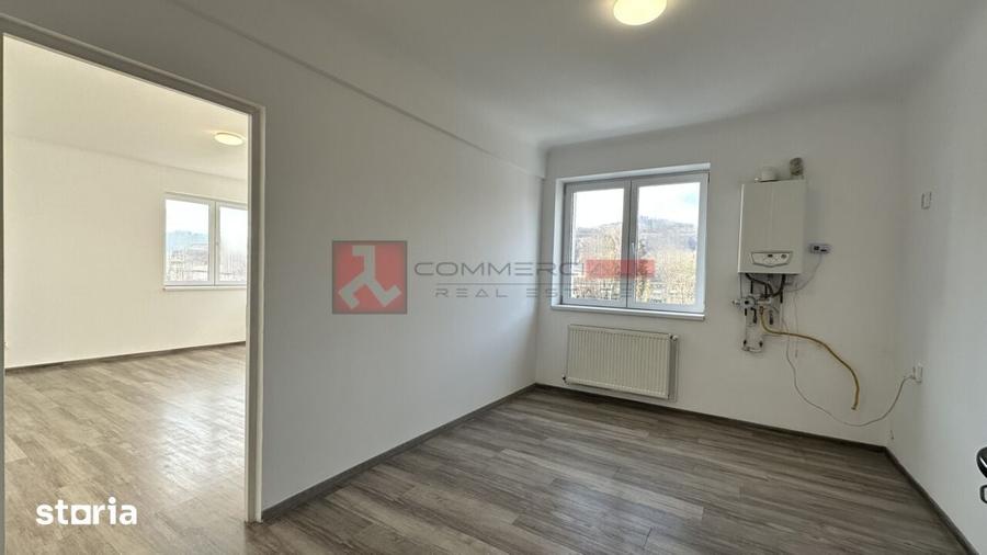 Spațiu comercial, de 884 mp, în Astra