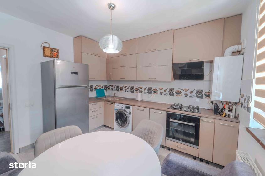 Casă cu 4 camere cu Teren 250 Mp în Palazu Mare