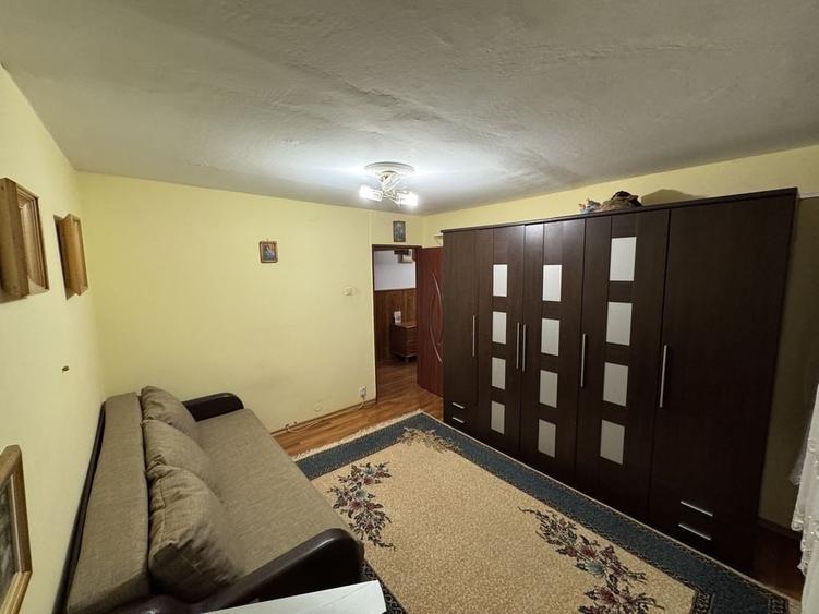 Apartament cu 2 camere decomandat în Nicolina
