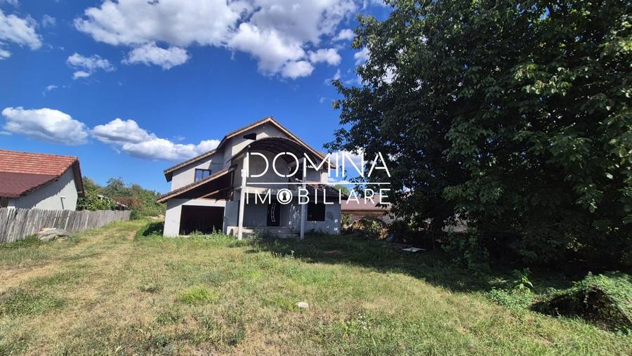 Casă individuală cu 5 camere cu Teren 3317 Mp în Peștișani