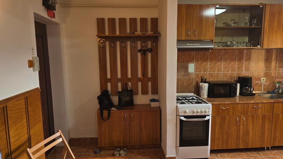 Inchiriez apartament 2 camere in Deva,  Mihai Viteazu (Piata Centrala), etaj 3 - 10