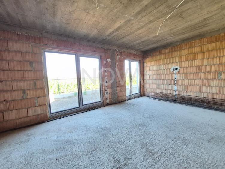 Casă individuală cu 4 camere cu Canalizare în Șura Mică