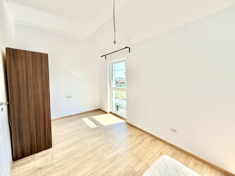 Duplex cu 4 camere cu Canalizare în Moșnița Nouă