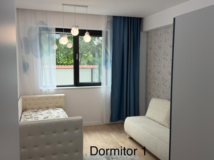 Apartament cu 4 camere decomandat, mobilat în Central