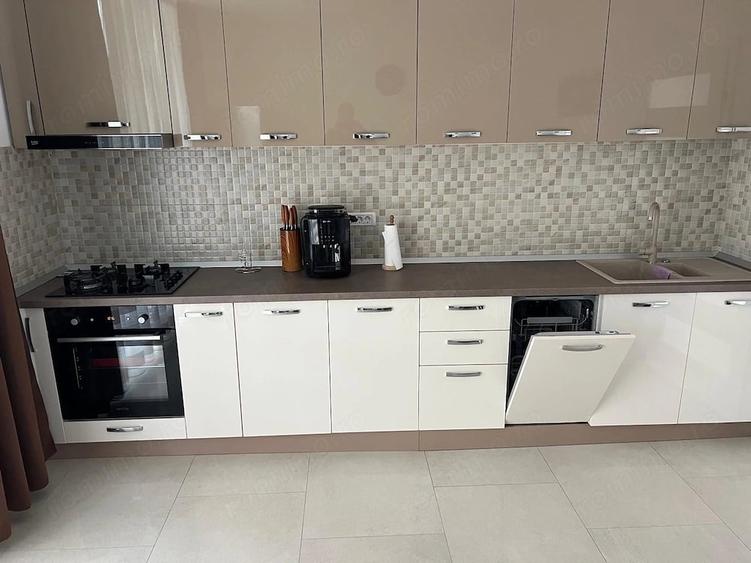 Casă cu 4 camere cu Teren 360 Mp în Dumbrăvița