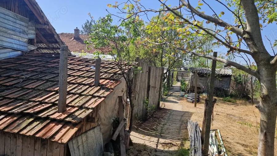 Casă cu 5 camere cu Teren 3937 Mp în Ianca