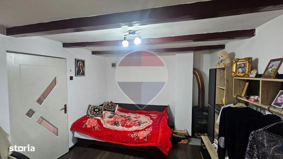 Casă cu 3 camere în Dochia