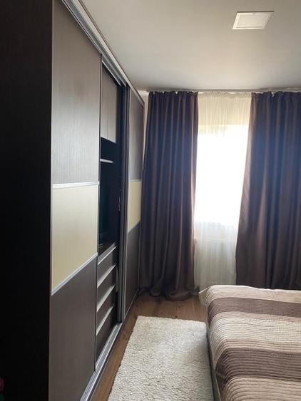 Apartament cu 4 camere decomandat, mobilat în Faleza Nord