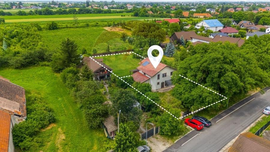 Teren Construcții intravilan de 1140 mp, în Stupini